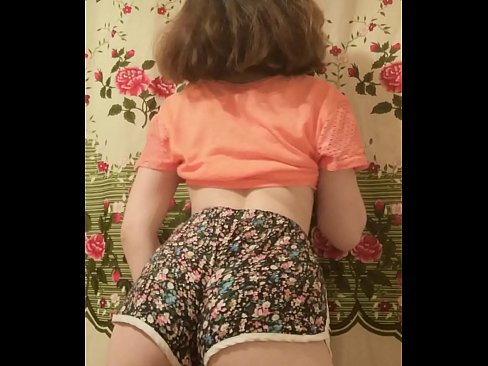 ❤️ Szexi fiatal csaj vetkőzteti le a rövidnadrágját a kamera előtt. ️❌ Csak pornó at hu.pornolymp.ru ❌️